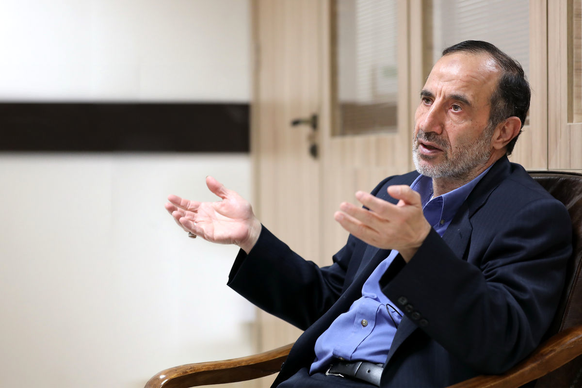 خوش‌چهره: دلار به نرخ تعادلی بازمی‌گردد / اثر شوک‌های سیاسی کوتاه‌مدت است
