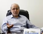 تا از علم اقتصاد حرف می‌زنیم همه می‌روند سراغ مکاتب/من مخلص علم اقتصاد هستم
