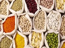 انحصار در واردات؛ قیمت حبوبات در ایران ۷ برابر قیمت جهانی است!