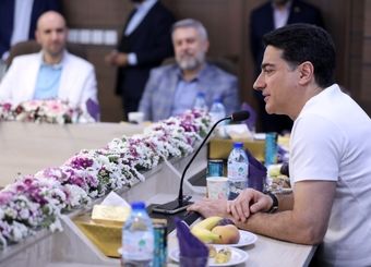 همایون شجریان: بانک صادرات ایران همراه ما در کنار مردم ایستاده است
