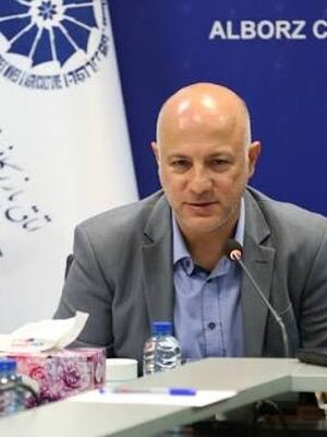 پوشاک قاچاق کاهش نیافت؛ تغییر شکل به کالای استوک و دست دوم

