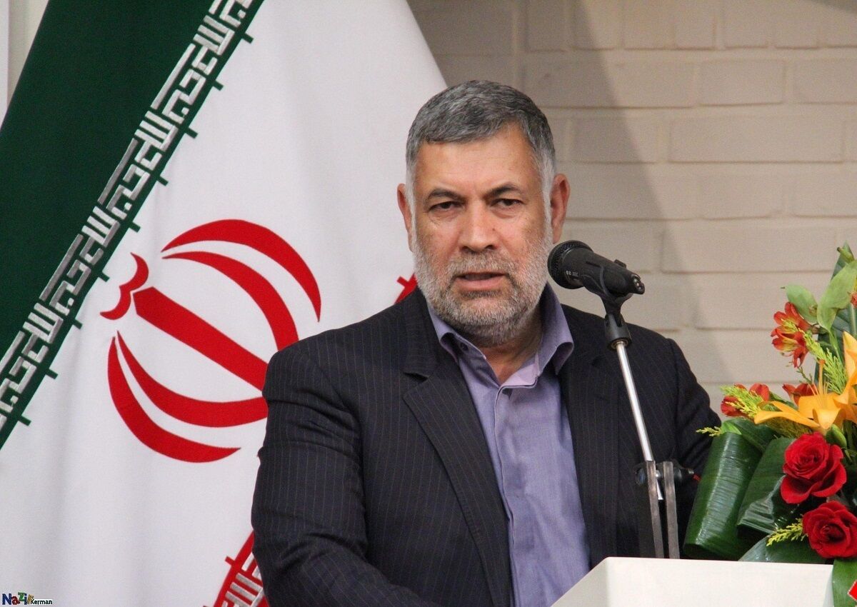 اقدام مثبت دولت در افزایش اعتماد به بورس و کاهش وابستگی بودجه به نفت/ مشکل بازنشستگی رئیس سازمان بورس با اذن رهبری حل شده است