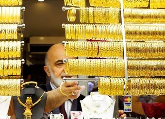 سرگردانی نقدینگی سرمایه‌گذاران/ فعلا نوبت طلا و ارز است
