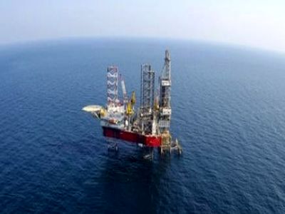 نصب سکوی تولید گاز فاز 16 میدان گازی پارس جنوبی در خلیج فارس آغاز شد