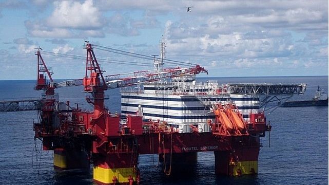 معاون بینالملل وزارت نفت: هیچ یك از قراردادهای نفتی دولتهای قبل به تعلیق درنیامده است