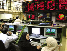 بیش از ۷۴ هزار تن انواع فرآورده‌های نفتی و پتروشیمی در بورس کالا عرضه می‌شود