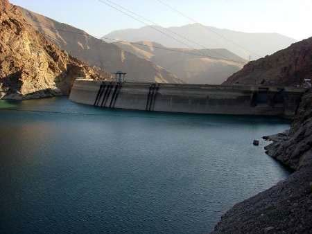 وزیر نیرو: ساخت سه سد در حوضه دریاچه ارومیه متوقف شد