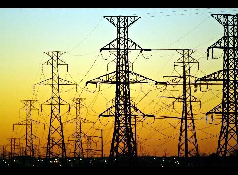 وزیر نیرو: برق تولیدی انرژی تجدیدپذیر خرید تضمینی می‌شود