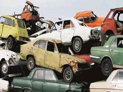 "دلالان در بازار خرید و فروش خودروهای فرسوده جولان می‌دهند"