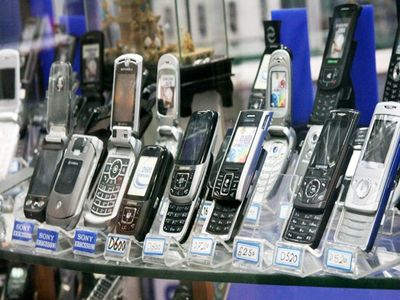 نایب‌رئیس اتاق اصناف ایران: 75 درصد تلفن همراه در بازار قاچاق است