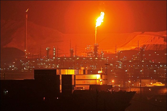 معاون وزیر نفت: سهم صنعت نفت در پرداخت یارانهها بازنگری میشود