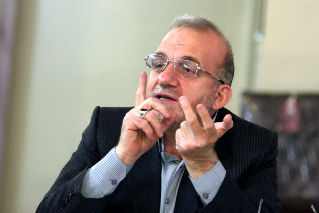 فولادگر: آزادسازی سهام عدالت نیاز به اصلاح اصل ۴۴ قانون اساسی دارد