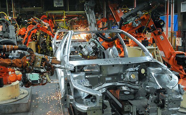 پیروزبخت: استانداردهای 52 گانه خودرو بازنگری میشود
