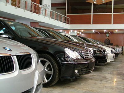 ترخیص خودروهای وارداتی 2500 سیسی امکانپذیر نیست