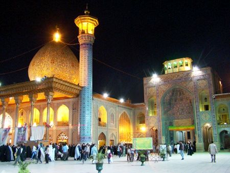 طرح توسعه حرم شاهچراغ مصوبه سال 89 لغو شد