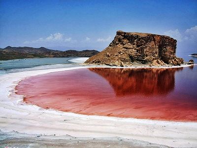 "سطح دریاچه ارومیه 32 سانتی متر بالا آمد"