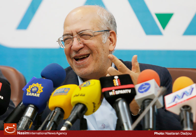 نعمت‌زاده: تعرفه واردات خودروهای برقی و هیبریدی صفر می‌شود