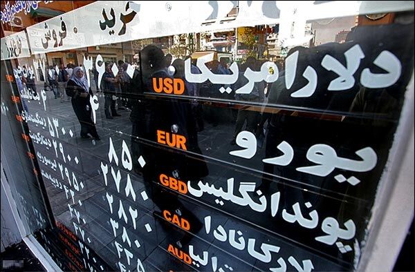 فرهاد دژپسند: تنش‌های سیاسی علت نوسانات نرخ ارز است