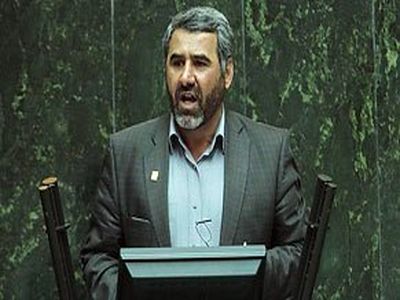 کاتب: راه قطع وابستگی بودجه به نفت توجه به تولید در بخش کشاورزی و صنعت است