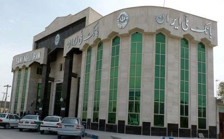 همتی: بانک ملی به دنبال حل مشکل سرمایهگذاران است