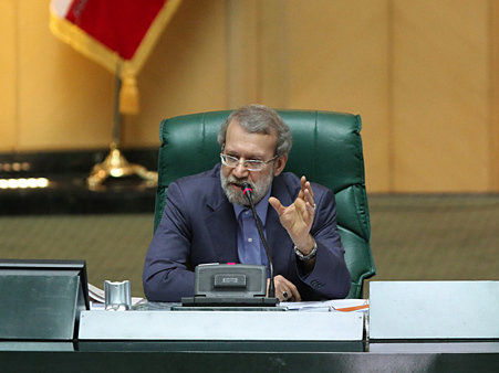 جلسه علنی مجلس دقایقی قبل به ریاست علی لاریجانی آغاز شد