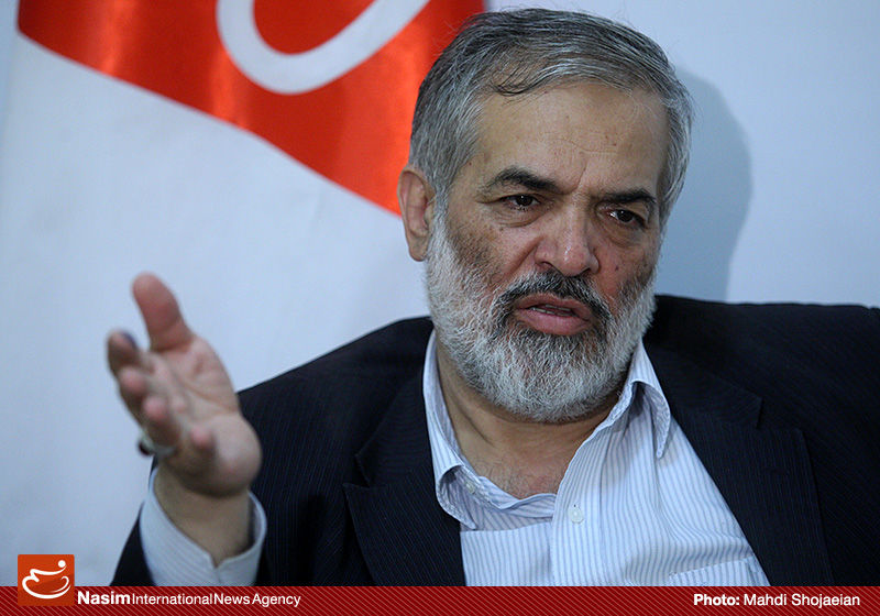 قدیری ابیانه عنوان کرد: سه رفتار متناقض دولت در اقتصاد مقاومتی