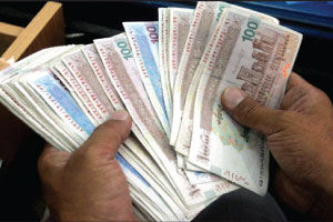 بیرانوند: اقتصاد ایران دچار دیابت نقدینگی است