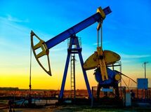 قیمت نفت افزایش می‌یابد