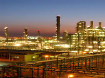 واردات فرآورده‌های نفتی با رعایت کیفیت و استاندارد توسط بخش خصوصی مجاز شد