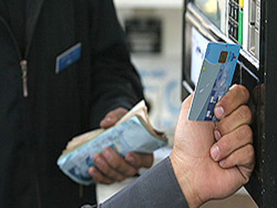 نخستین سهمیه بنزین یارانه‌ای خودروهای سواری شارژ شد