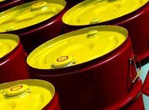 قیمت جهانی نفت بیش از ۲.۵ دلار کاهش یافت
