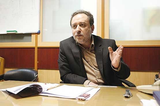 یک اقتصاددان: حل مشکلات اقتصادی با لغو تحریم‌ها توهم است