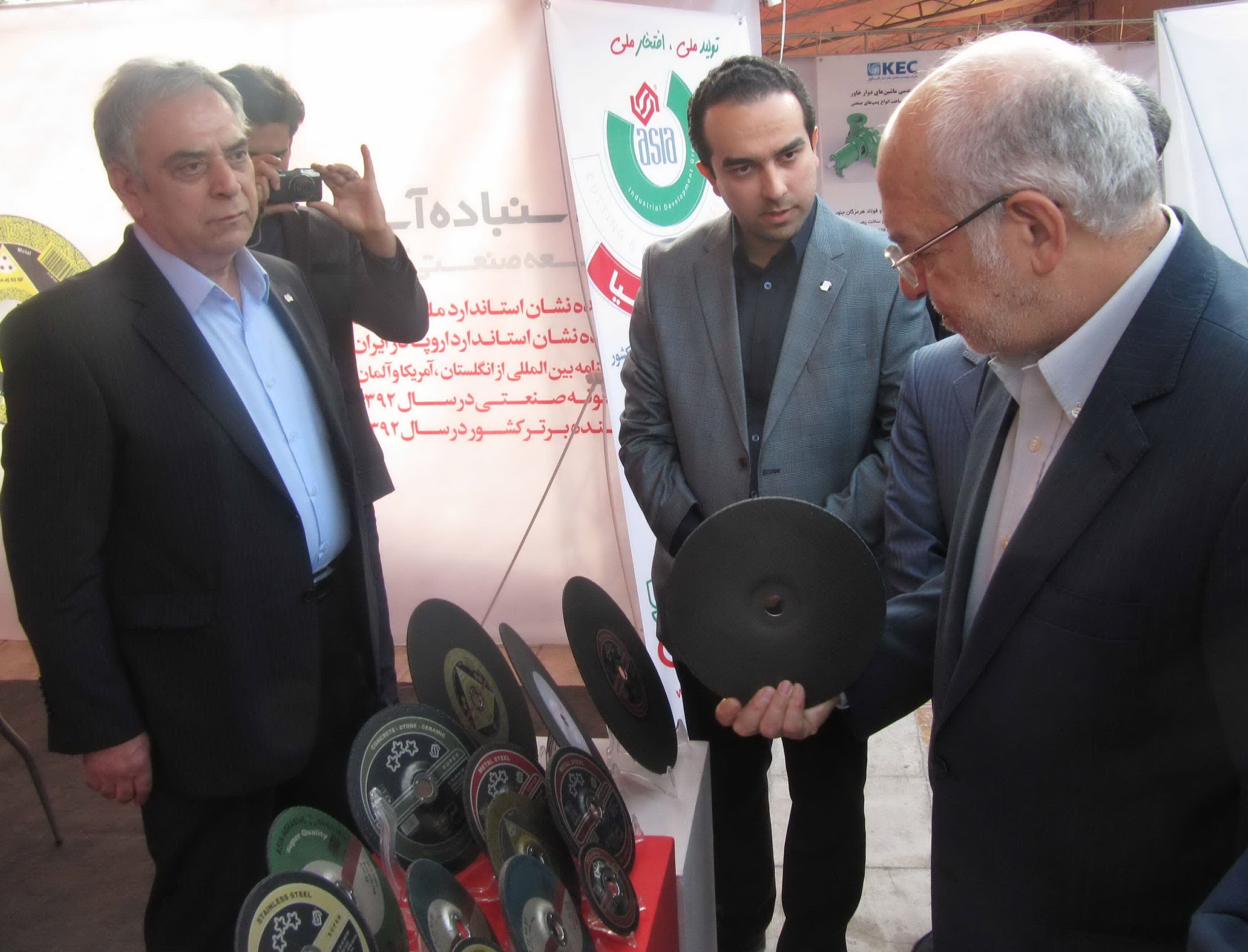 وزیر صنعت پاویون ایران در نمایشگاه اکسپو 2015 میلان ایتالیا را افتتاح کرد