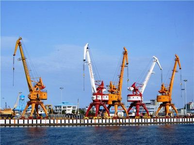 آمار تخلیه و بارگیری کالاهای نفتی و غیرنفتی در بنادر ایران اعلام شد