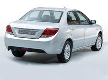 مدیرعامل ایران‌خودرو: دنا با قیمت رسمی شورای رقابت هفته آینده پیش‌فروش می‌شود