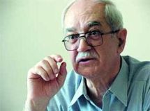 یک اقتصاددان: ریال ایران در 42 سال گذشته  هزار برابر کاهش ارزش داشته؛ دلار 30 برابر