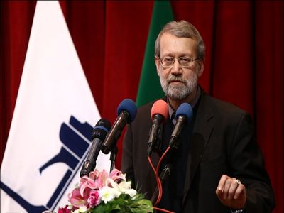 انتقاد لاریجانی از اقدامات اقتصادی چپ‌گرایان در اوایل انقلاب‎