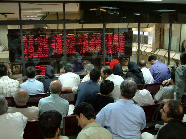 بک کارگزار بورس تهران: فعالان بازار تا پایان سال سودآوری 25 تا 30 درصدی را کسب میکنند