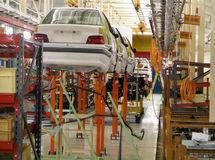 عضو هیأت مدیره انحمن قطعهسازان: مردم توقع کاهش قیمت خودرو را نداشته باشند