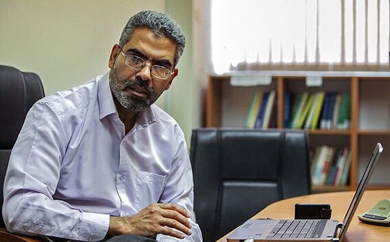 دفاع تمام‌قد صمصامی  از ابلاغیه مالیاتی روحانی: اجرای این قانون سرکشی به حساب‌های مردم نیست