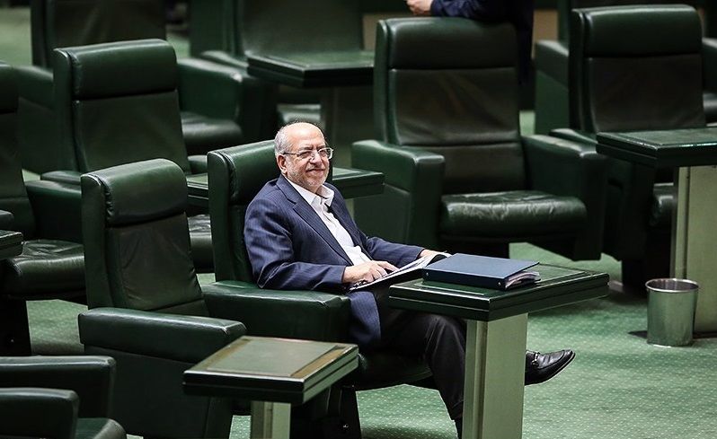 نعمت‌زاده:  مردم برای خرید خودرو دو ماه صبر کنند!