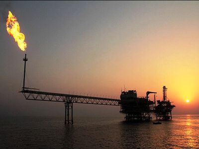 مدیرعامل نفت فلات قاره: تولید"عمان"  از میدان مشترک  نفتی "هنگام"  کاهش یافت