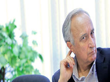 غنی‌نژاد: چهار وزیر اپوزیسیون دولت شده‌اند؛ این نامه معنی استعفا یا برکناری آنان را می‌دهد