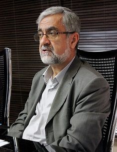 یک اقتصاددان: دولت برای اجرای اقتصاد مقاومتی زمان را تلف میکند