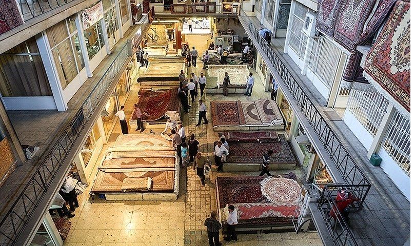 رئیس اتحادیه فرش  خطاب به دولت: در طرح فروش اقساطی چرا فقط  از این برندها استفاده کردید؟!