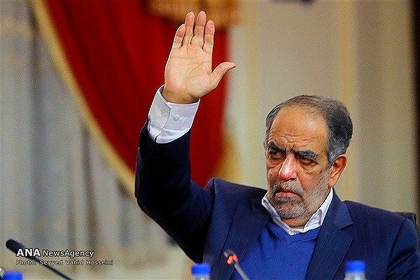 اکبر ترکان: از رکود خارج نشدیم؛ بنگاههای کشور تا خِرخِره بدهکارند