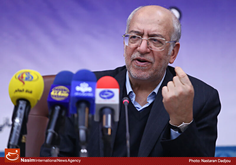 نعمت‌‌زاده: به جای جایزه صادراتی به صادر کنندگان تسهیلات ارزان می‌دهیم