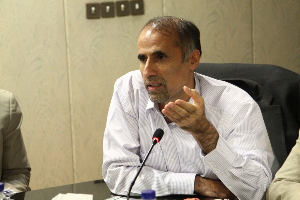 واکنش معاون نعمت‌زاده به جدایی وزارت صنعت از بازرگانی؛ بازرگانی نباید از تولید جدا شود