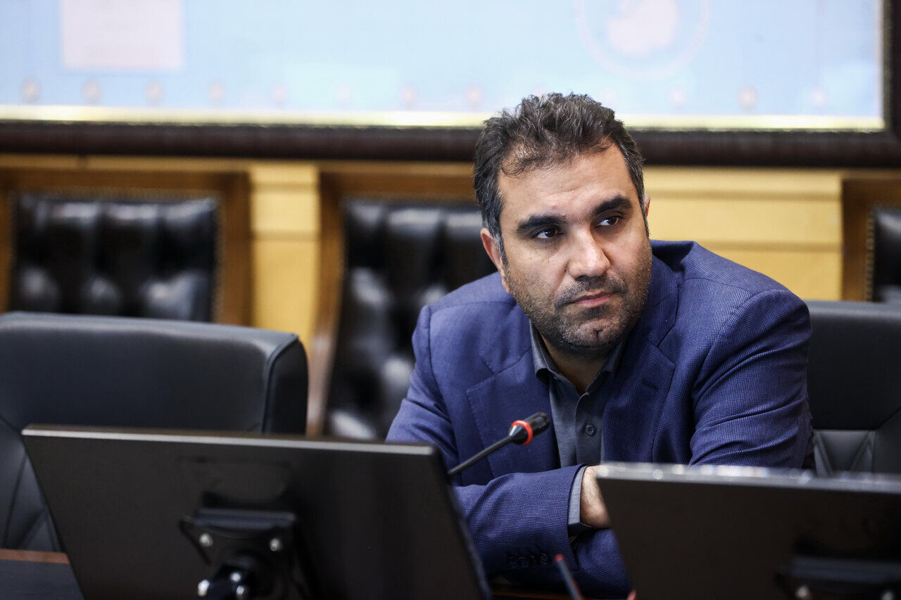 احتمال افزایش حقوق‌ها از 30 تا 40 درصد
