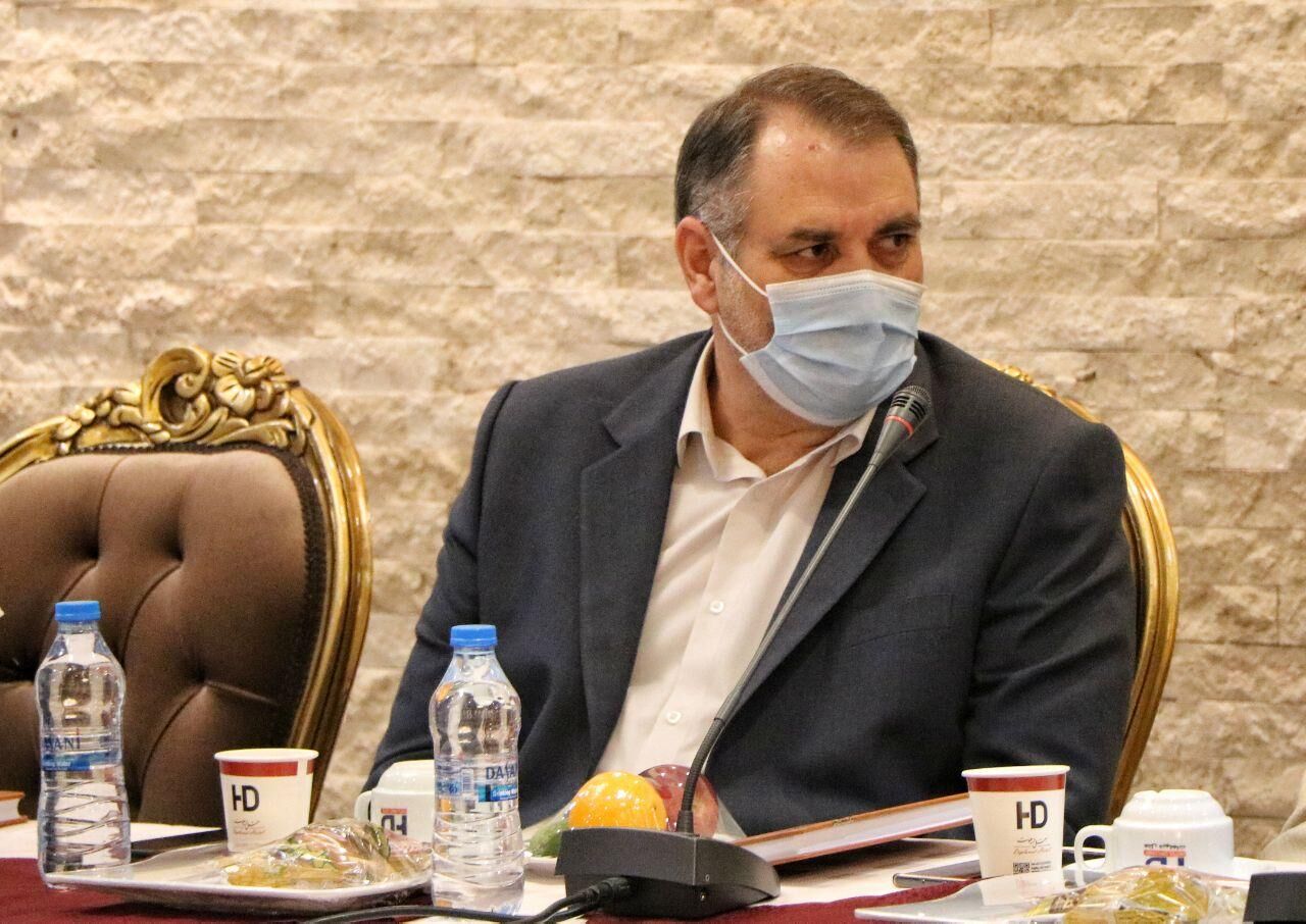 رانت میلیاردی کارت‌های بازرگانی رفتنی شد / تک‌نرخی شدن ارز اثر فوری دارد
